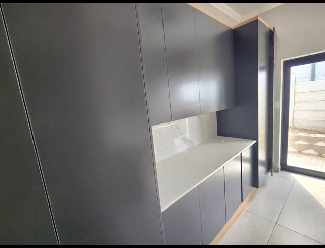 3 BEDROOM DUET FOR SALE IN ISLAND VIEW